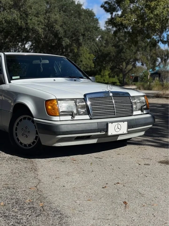 1993 Mercedes-Benz W124 E-Class - Image 2 of 19