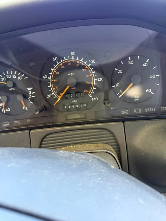 1993 Mercedes-Benz W124 E-Class - Image 6 of 6