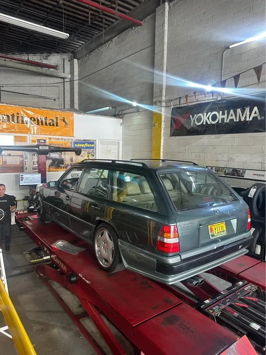 1993 Mercedes-Benz W124 E-Class - Image 5 of 5