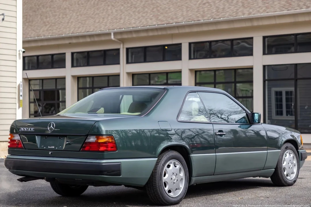 1993 Mercedes-Benz W124 E-Class - Image 9 of 21