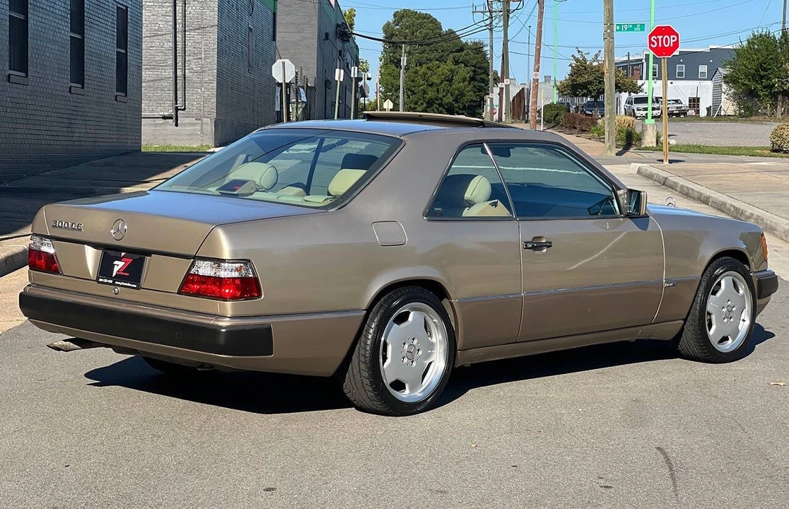 1993 Mercedes-Benz W124 E-Class - Image 12 of 21