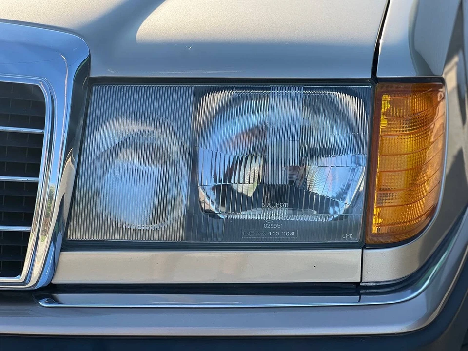 1993 Mercedes-Benz W124 E-Class - Image 11 of 21
