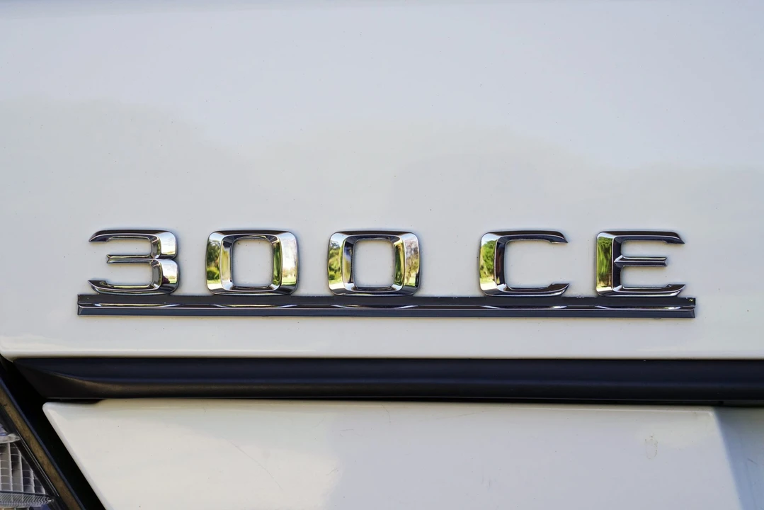 1993 Mercedes-Benz W124 E-Class - Image 24 of 31