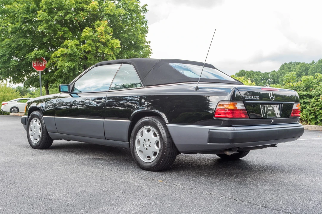 1993 Mercedes-Benz W124 E-Class - Image 13 of 31