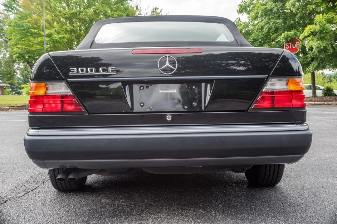 1993 Mercedes-Benz W124 E-Class - Image 15 of 31