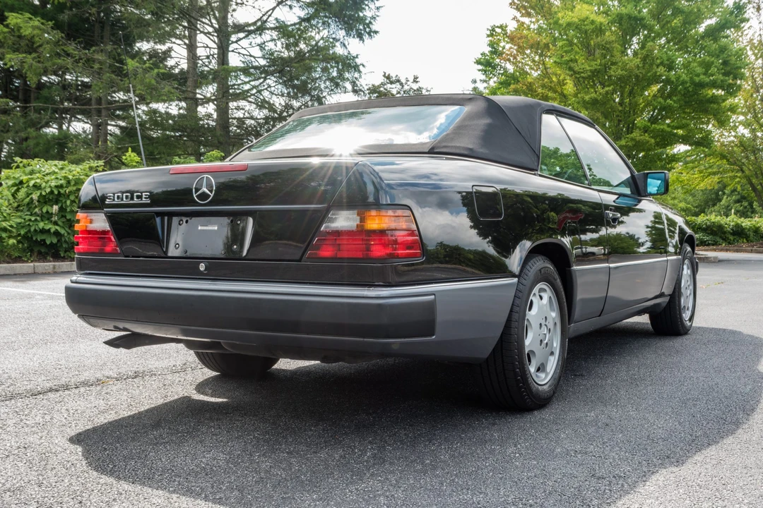 1993 Mercedes-Benz W124 E-Class - Image 16 of 31