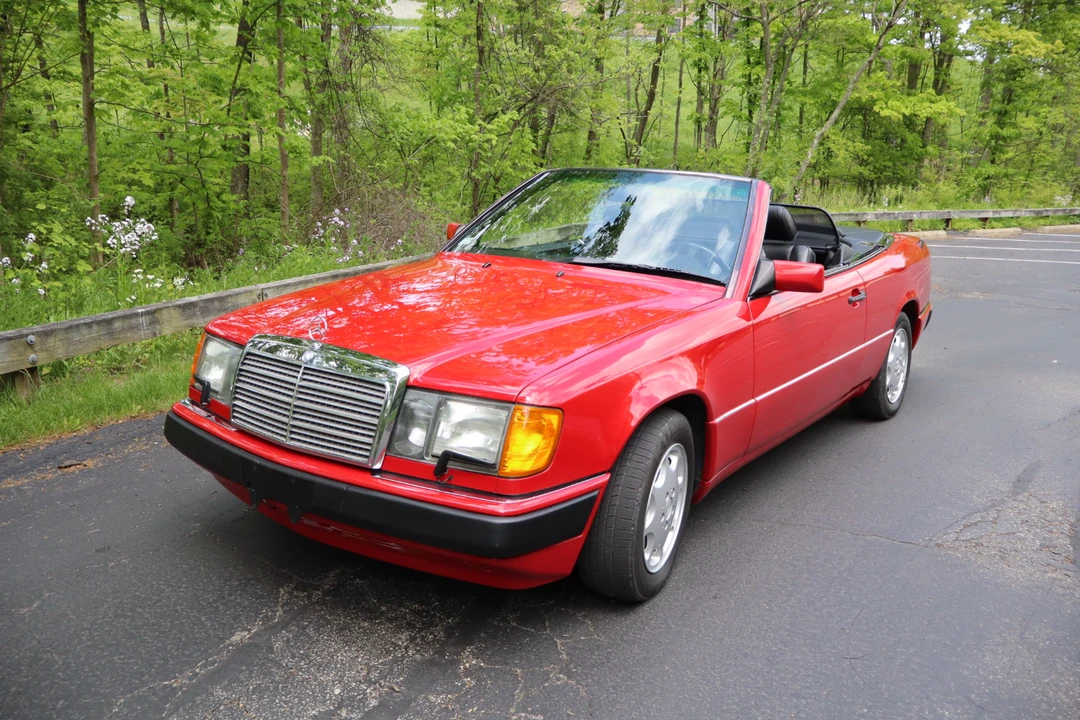 1993 Mercedes-Benz W124 E-Class - Image 2 of 31