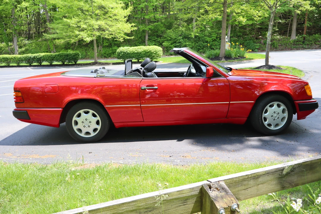 1993 Mercedes-Benz W124 E-Class - Image 11 of 31