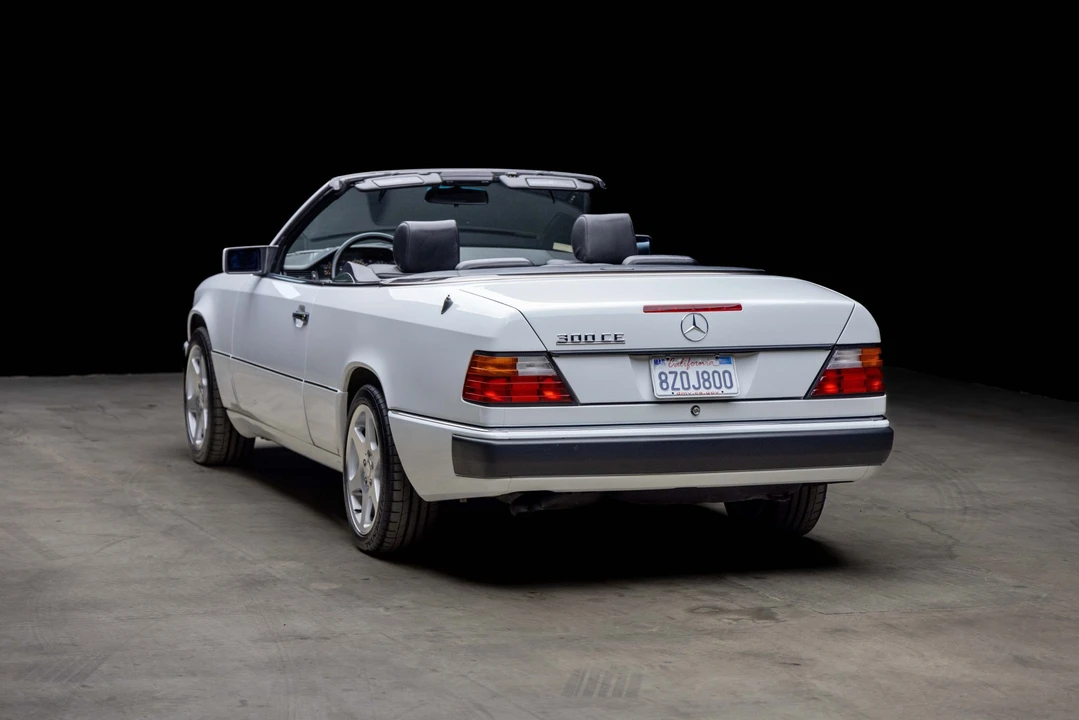 1993 Mercedes-Benz W124 E-Class - Image 11 of 31