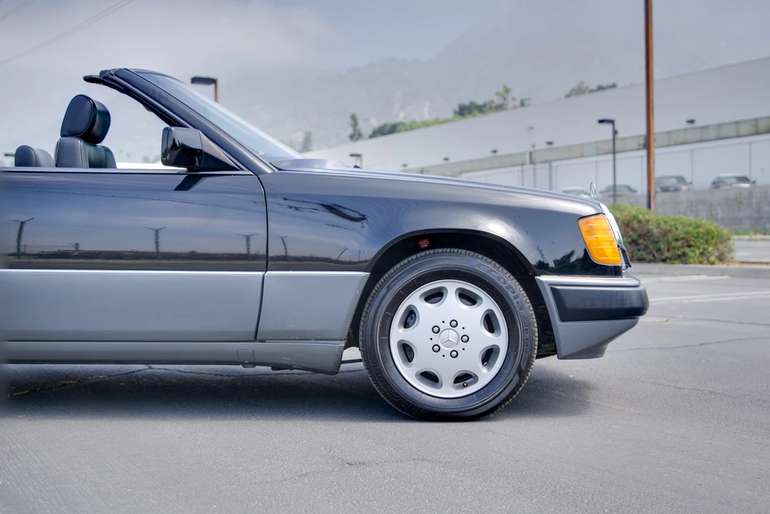 1993 Mercedes-Benz W124 E-Class - Image 15 of 31