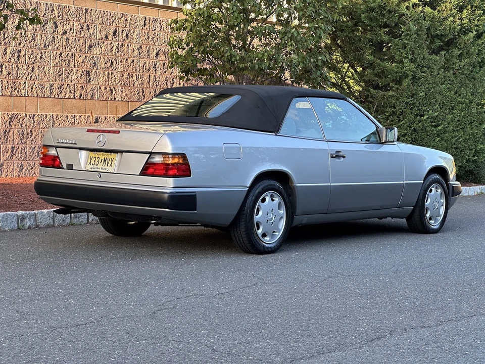 1993 Mercedes-Benz W124 E-Class - Image 17 of 31