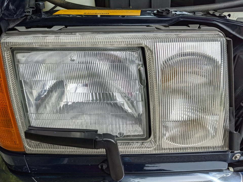 1993 Mercedes-Benz W124 E-Class - Image 23 of 31