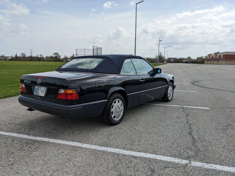 1993 Mercedes-Benz W124 E-Class - Image 8 of 31