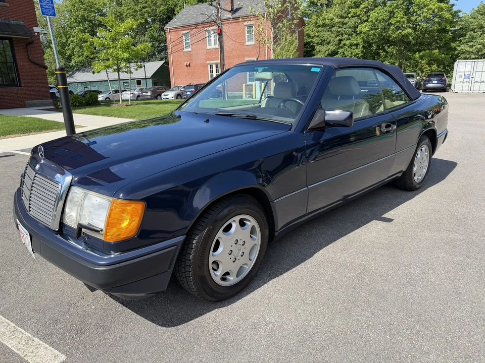 1993 Mercedes-Benz W124 E-Class - Image 2 of 31
