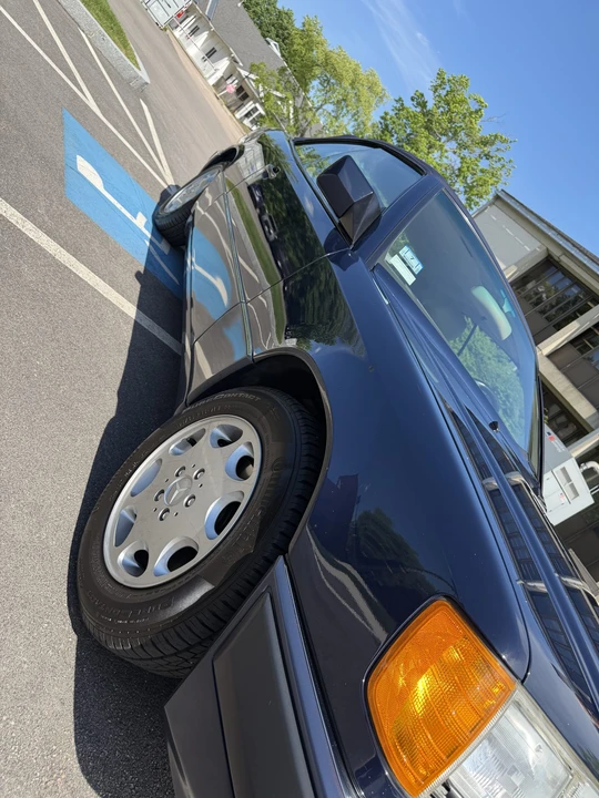 1993 Mercedes-Benz W124 E-Class - Image 17 of 31