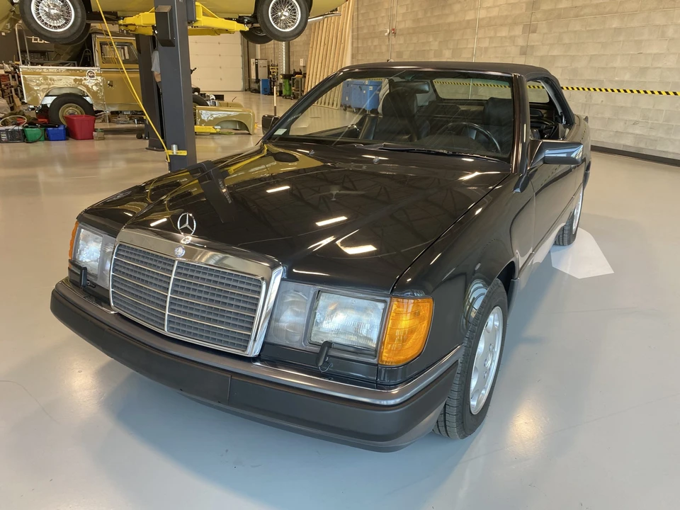 1993 Mercedes-Benz W124 E-Class - Image 2 of 31