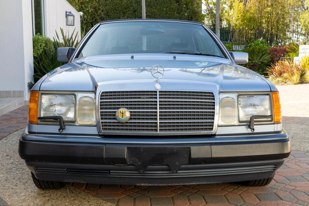 1993 Mercedes-Benz W124 E-Class - Image 2 of 31