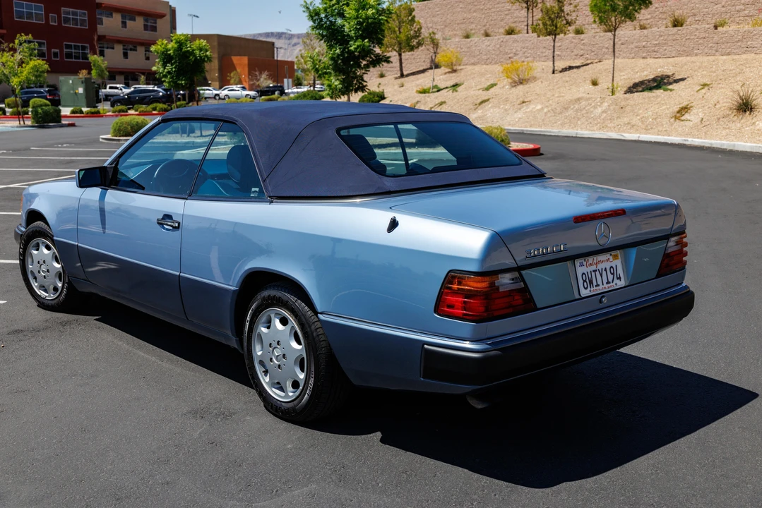 1993 Mercedes-Benz W124 E-Class - Image 18 of 31