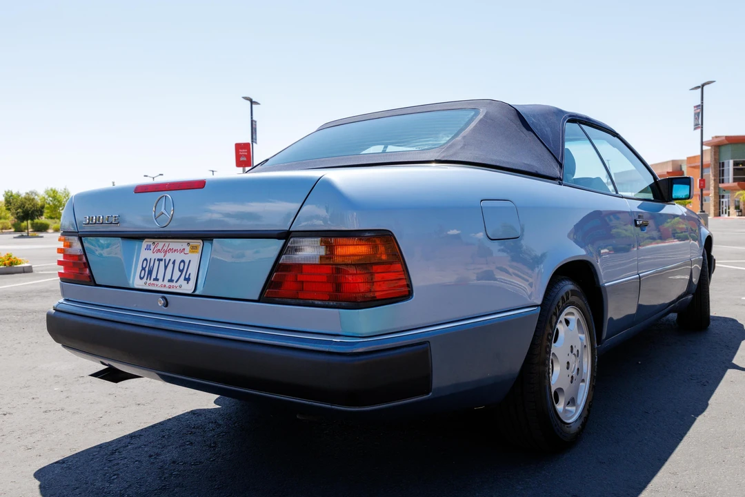 1993 Mercedes-Benz W124 E-Class - Image 4 of 31