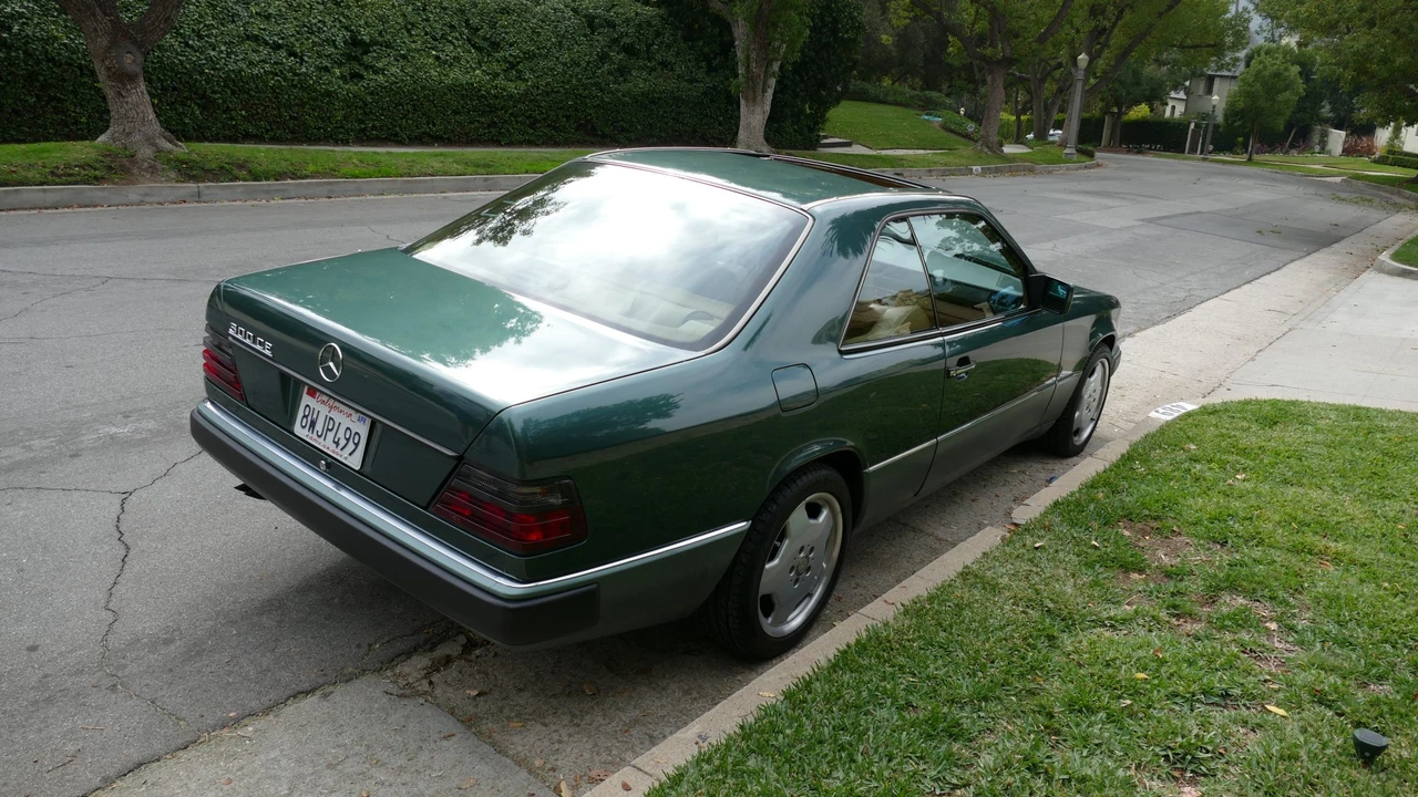 1993 Mercedes-Benz W124 E-Class - Image 8 of 31
