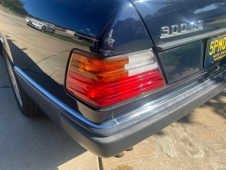 1993 Mercedes-Benz W124 E-Class - Image 25 of 31