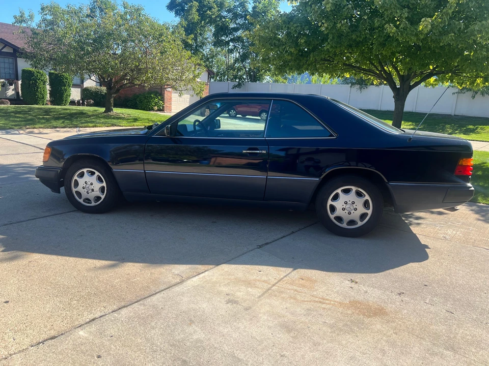 1993 Mercedes-Benz W124 E-Class - Image 9 of 31