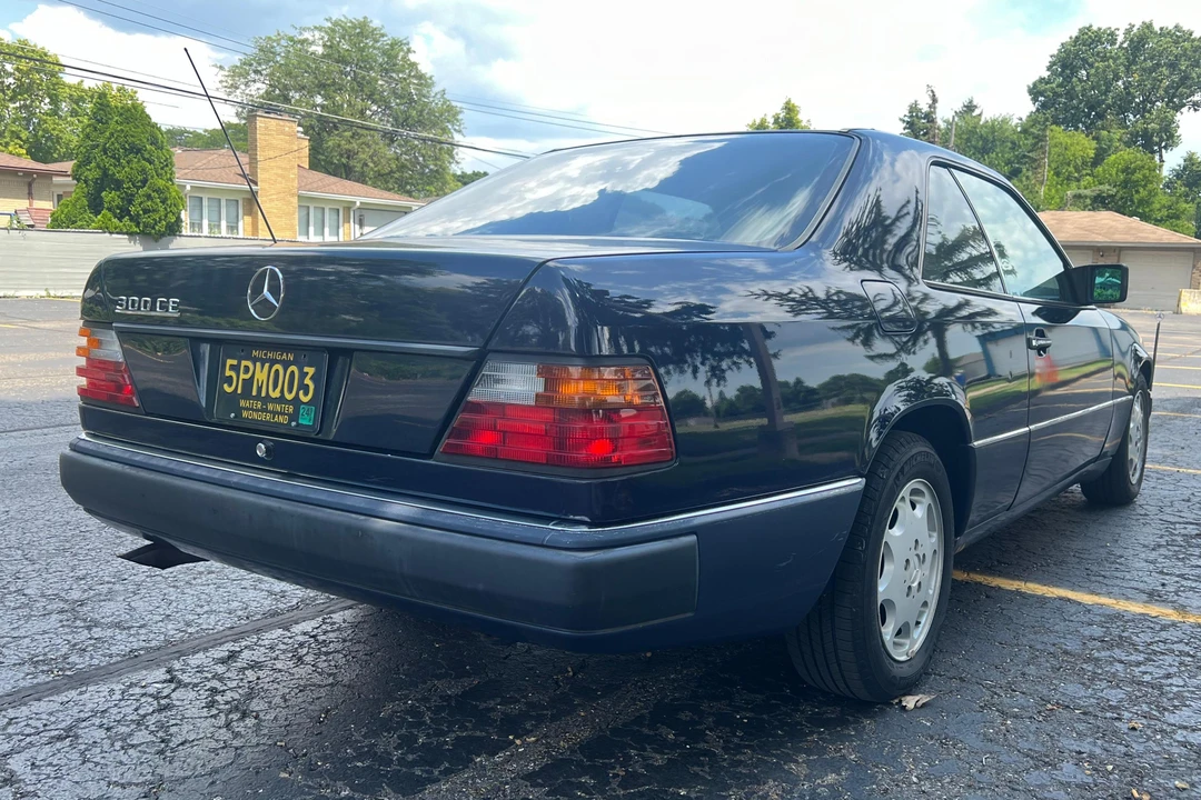 1993 Mercedes-Benz W124 E-Class - Image 4 of 31