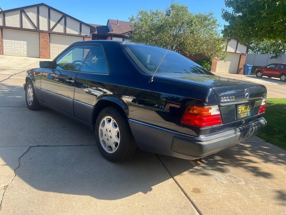 1993 Mercedes-Benz W124 E-Class - Image 10 of 31