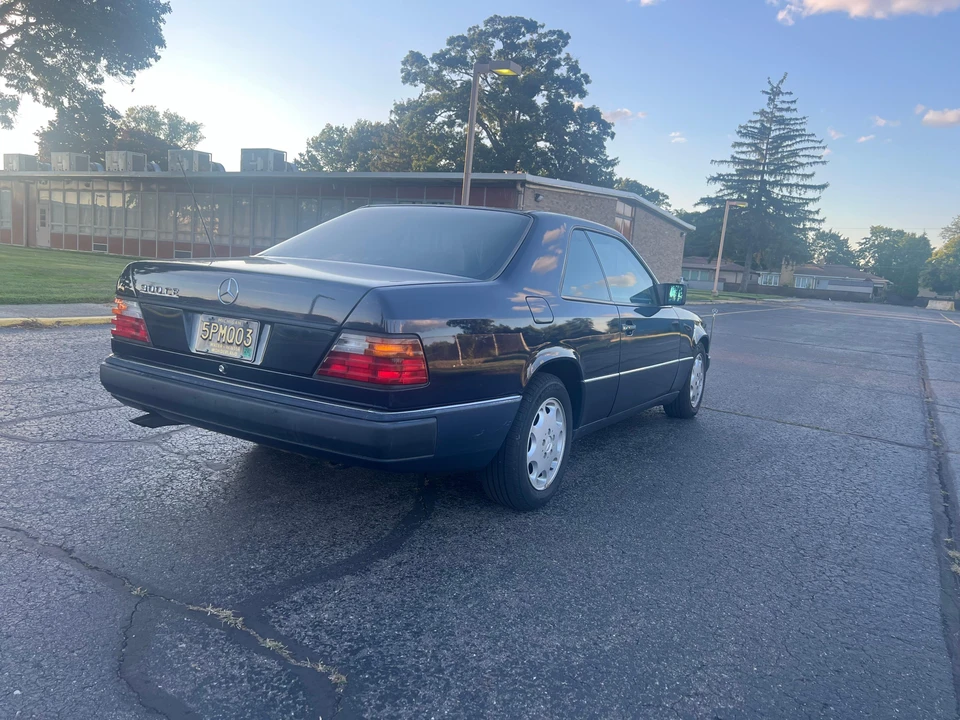 1993 Mercedes-Benz W124 E-Class - Image 14 of 31
