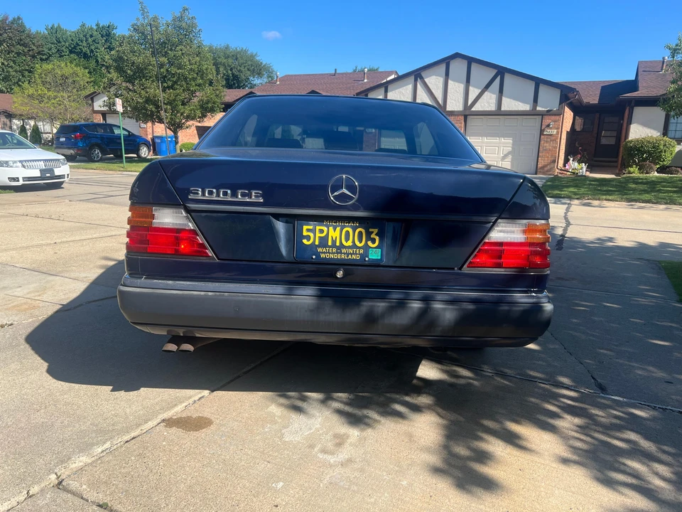 1993 Mercedes-Benz W124 E-Class - Image 13 of 31
