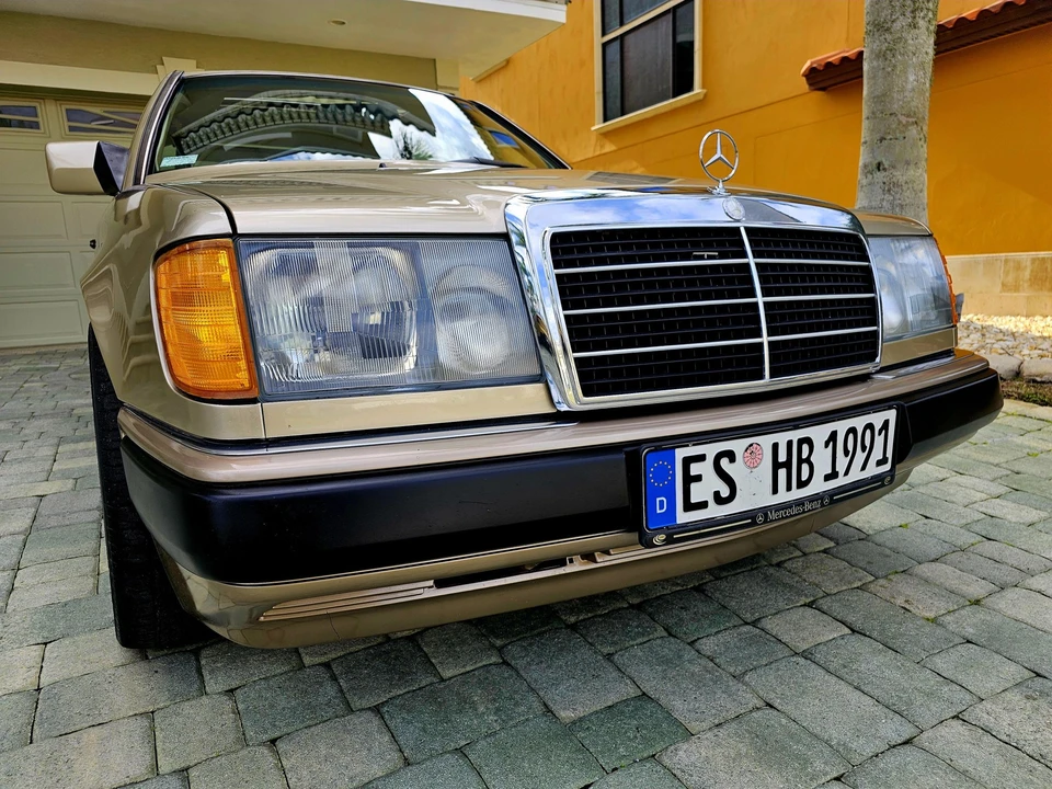 1993 Mercedes-Benz W124 E-Class - Image 10 of 31