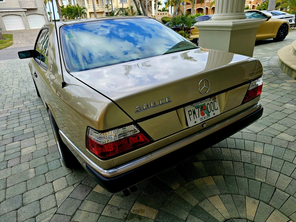 1993 Mercedes-Benz W124 E-Class - Image 24 of 31