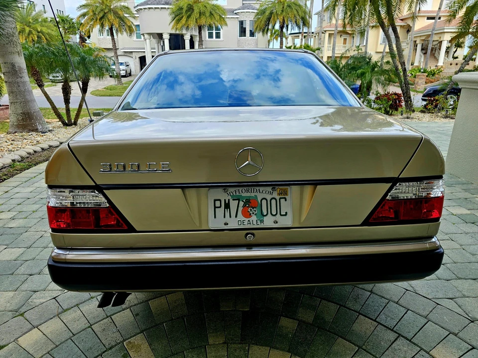1993 Mercedes-Benz W124 E-Class - Image 21 of 31