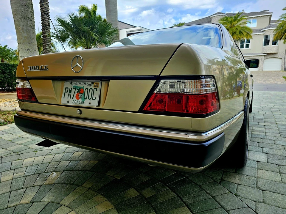 1993 Mercedes-Benz W124 E-Class - Image 19 of 31