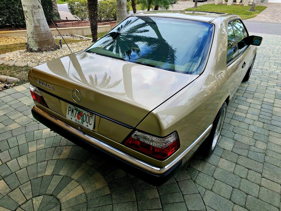 1993 Mercedes-Benz W124 E-Class - Image 17 of 31