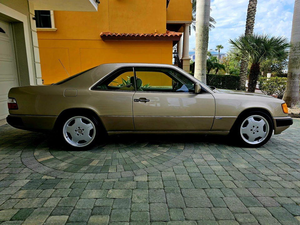 1993 Mercedes-Benz W124 E-Class - Image 15 of 31