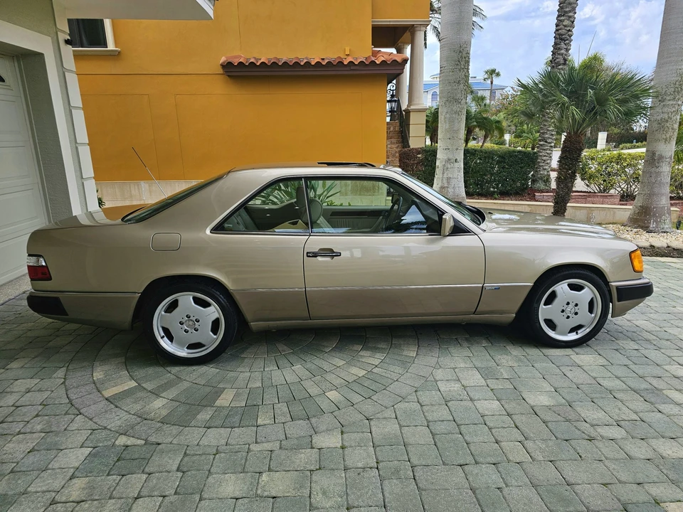 1993 Mercedes-Benz W124 E-Class - Image 14 of 31
