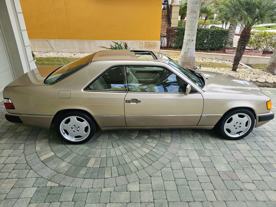 1993 Mercedes-Benz W124 E-Class - Image 13 of 31
