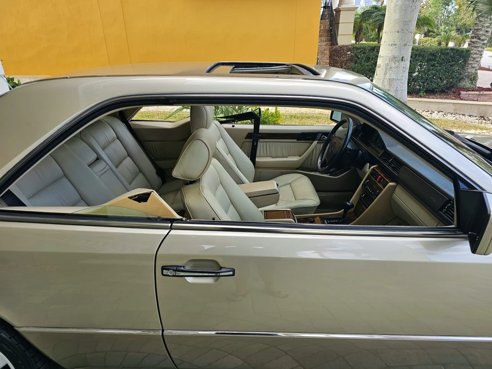 1993 Mercedes-Benz W124 E-Class - Image 30 of 31