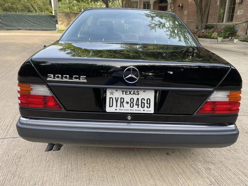 1993 Mercedes-Benz W124 E-Class - Image 12 of 31