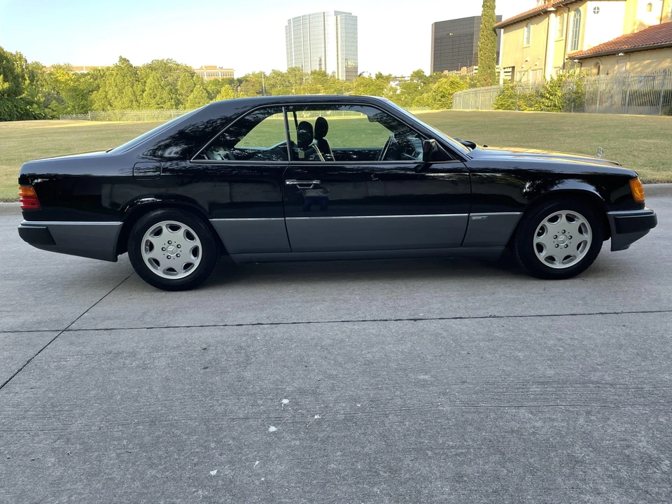 1993 Mercedes-Benz W124 E-Class - Image 17 of 31