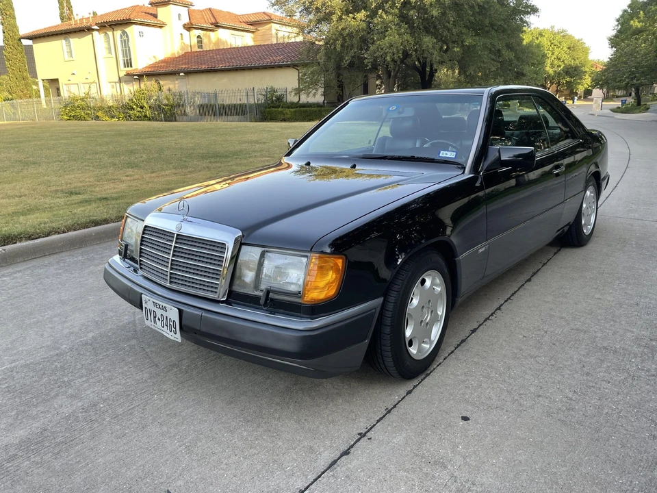 1993 Mercedes-Benz W124 E-Class - Image 2 of 31