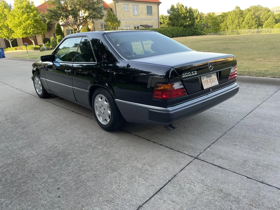 1993 Mercedes-Benz W124 E-Class - Image 8 of 31