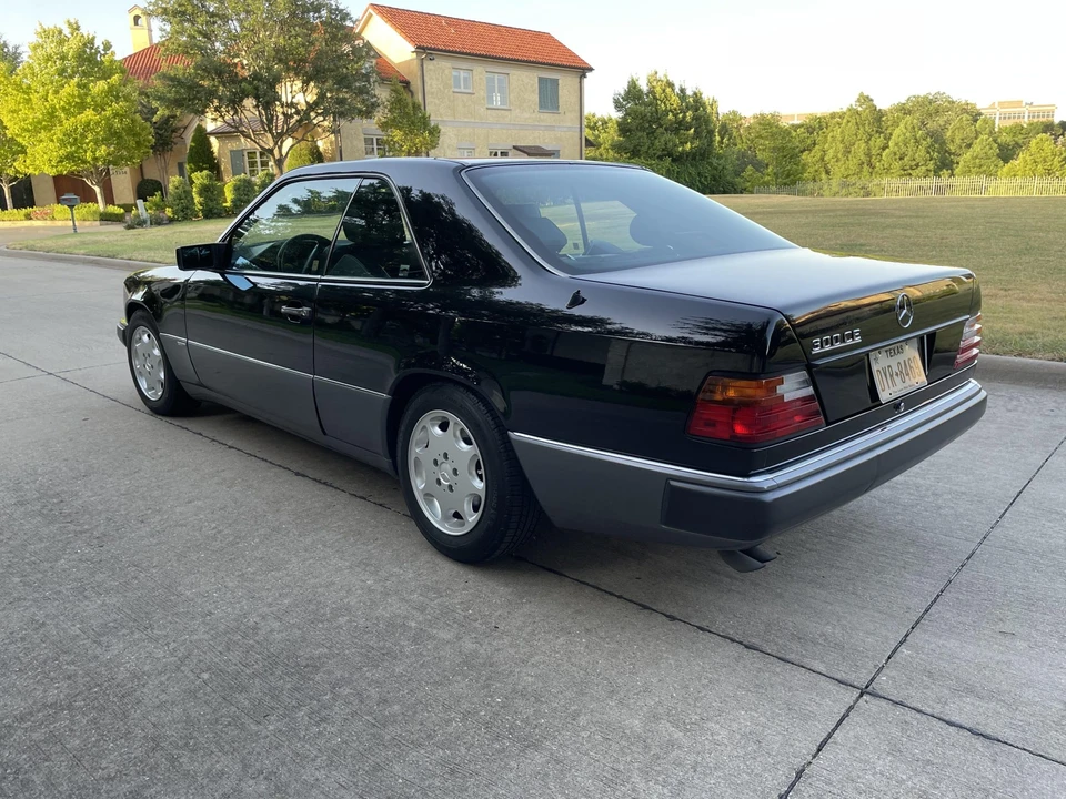 1993 Mercedes-Benz W124 E-Class - Image 9 of 31