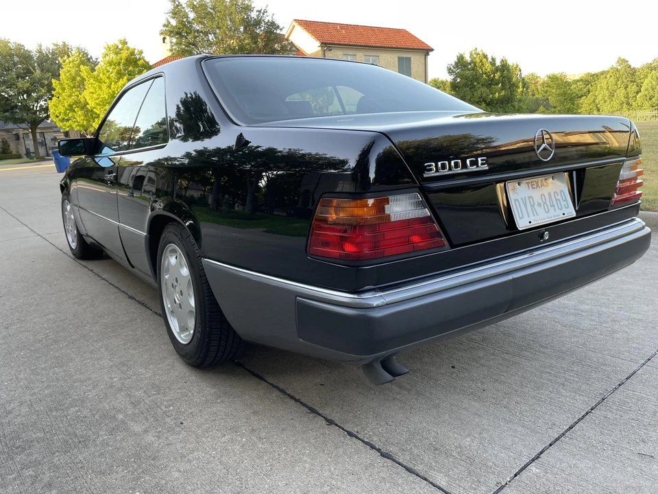 1993 Mercedes-Benz W124 E-Class - Image 10 of 31