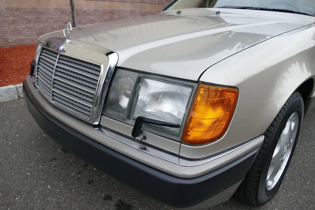 1993 Mercedes-Benz W124 E-Class - Image 29 of 31