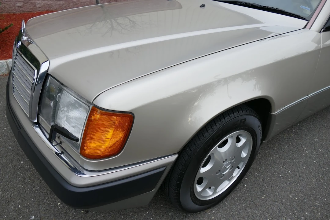 1993 Mercedes-Benz W124 E-Class - Image 26 of 31
