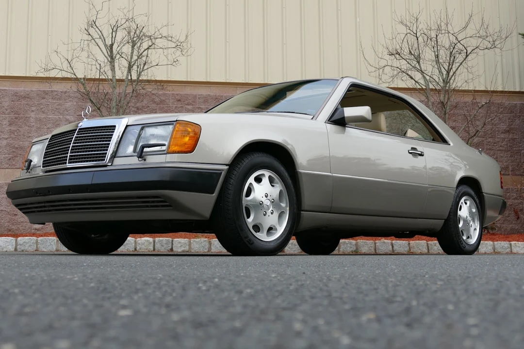 1993 Mercedes-Benz W124 E-Class - Image 2 of 31