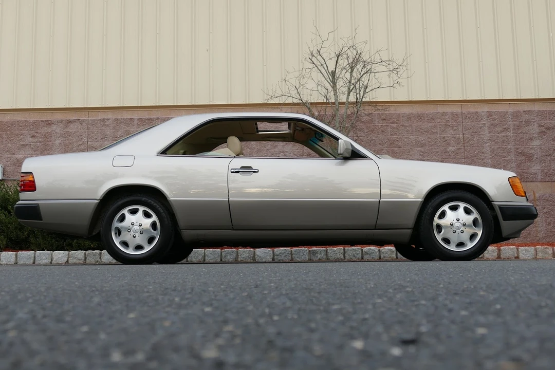 1993 Mercedes-Benz W124 E-Class - Image 15 of 31
