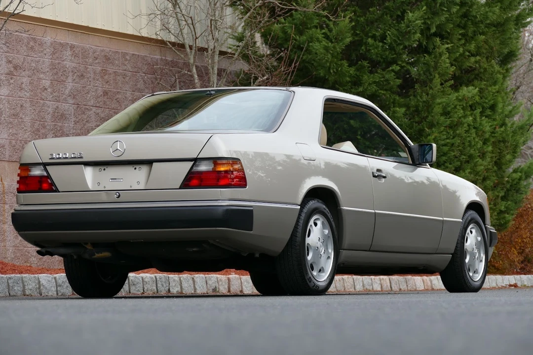 1993 Mercedes-Benz W124 E-Class - Image 12 of 31